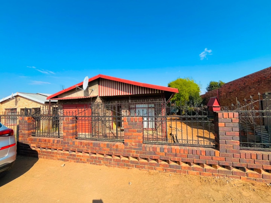 3 Bedroom Property for Sale in Kagisanong Free State